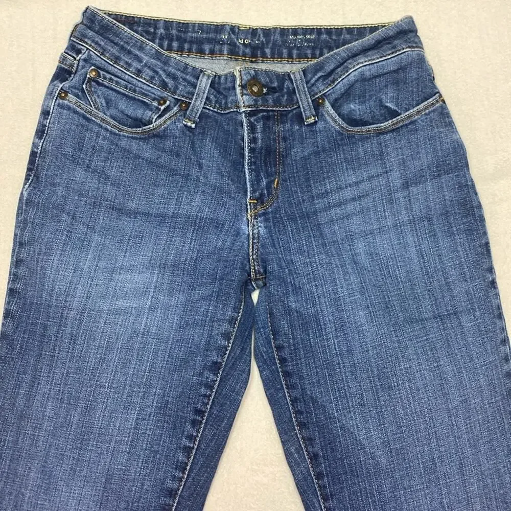 Levi's blue jeans size W28 L32